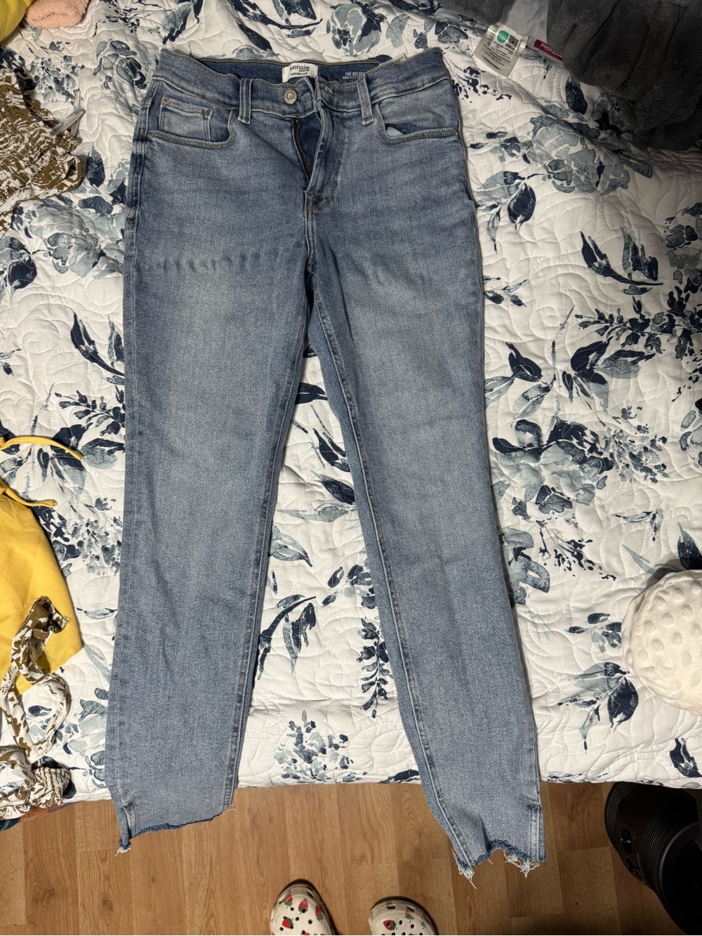 Kensie Light Wash Skinny Jeans in Blue